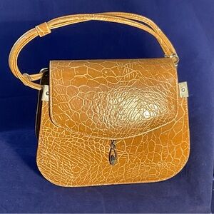 Meyers Vintage Croc-Embossed Tan Hard Sided Leather Handbag Silver Clasp Details